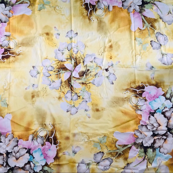 Yellow/gold floral Scarf - Picture 4 of 8